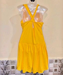 🆕🎁Buy 2 Get 1 Free🎁Size M/ Yellow Swimsuit