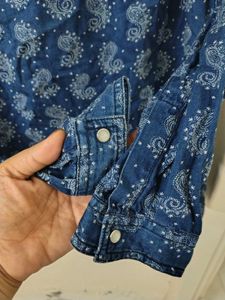 Casual Woman Blue Print Shirt- L