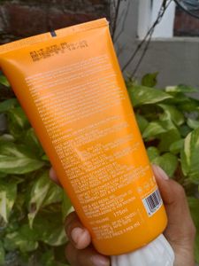 Dot &amp; Key Face Wash