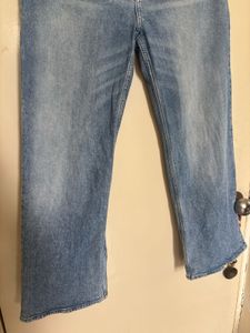 H&amp;M HIGH RISE STRAIGHT FIT JEANS