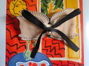 Coquette Hair Clip With Pearl Detail