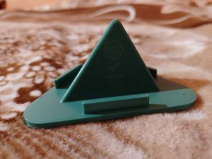 Pyramid Stand Mobile Holder Green