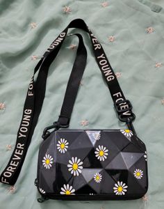 Daisy Crossbody Bag And Kurtha