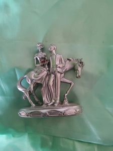 Couple Showpiece