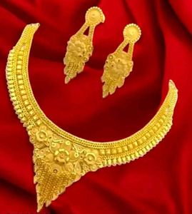 Gold Necklace Set