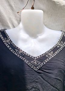 SEXY&#39; BLACK Embellished TOP