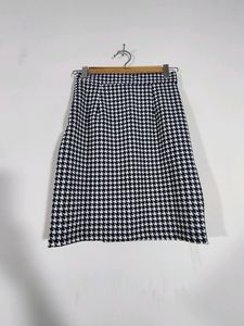 Black And White Printed Skirt (Women&#39;s)