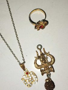 Chain  Ring Locket