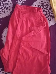 LYRA RED COLOR CAPRI