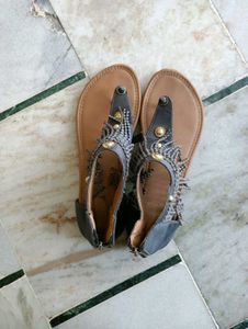 Embellished grey Flats