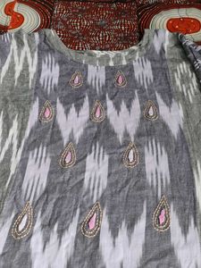 Grey &amp; White Ikat Kurti with Embroidery – Preloved