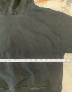 Zara Size  Medium Black Crop Top Hoodie Sweatshirt