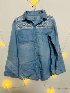 Detailed denim shirt