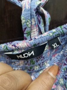 NUON Floral Smocked Crop Top XL