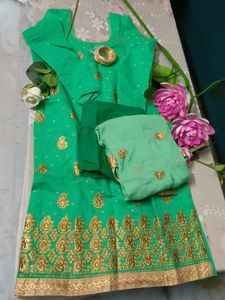 Green &amp; Gold Indian Salwar Kameez