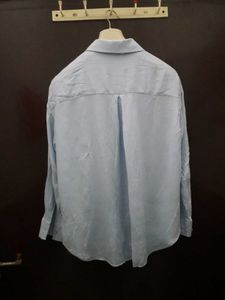 H&amp;M Textured Light Blue Shirt📘🎧