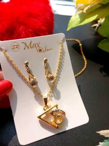 Elegant Necklace Set