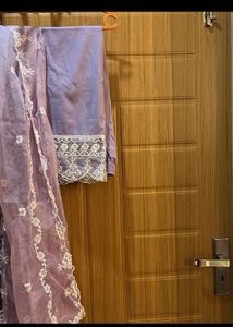 Elegant Lavender Kurta Set With Dupatta