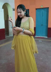 Triangle Cut Blouse And Lehenga