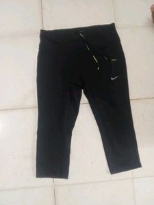 Nike Black Capri Leggings