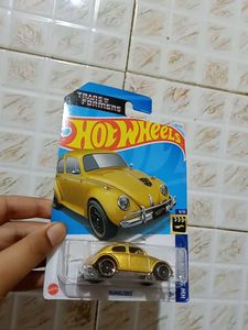 Hot Wheels Transformers Bumblebee