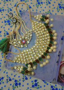 Kundan Jewelry Set