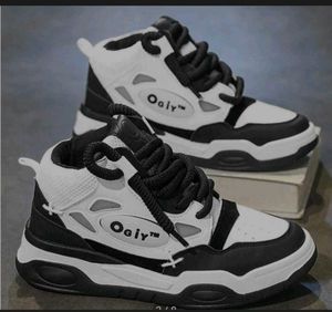 Stylish Black &amp; White ogiy sneakers