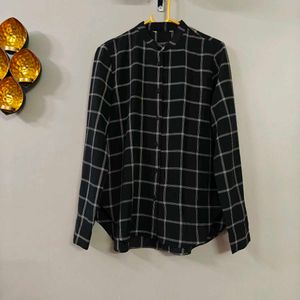 Minimalist Black Shirt