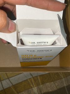 Haldi And Hyaluronic Sunscreen