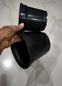 Black Plastic Planter Pots (Set of 2)