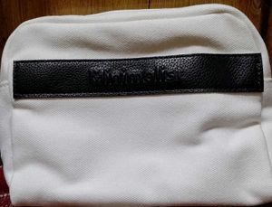 Minimalist White Makeup storage pouch 👝