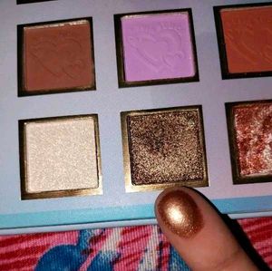 40 Shades Eyeshadow Palette
