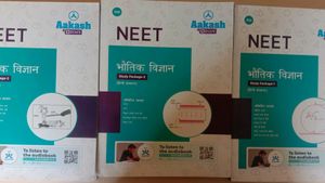 Aakash Byju&#39;s Neet Hindi Medium Module
