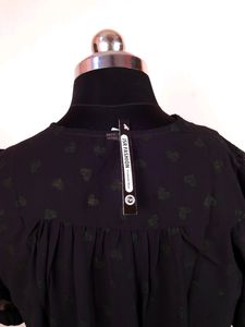 Heart 💚 Black Shirt
