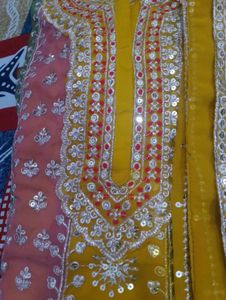 Elegant Yellow Pakistani Salwar Kameez