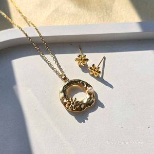 garland necklace set