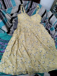 Lightly Padded Cute Yellow Dress