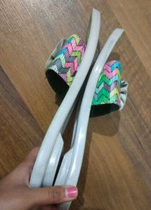 🩵Multicolour Trending Flats🩵