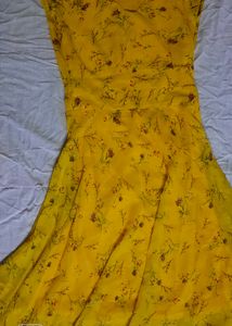 Offer📣...It Was A Yellow Flower Print Long Fr