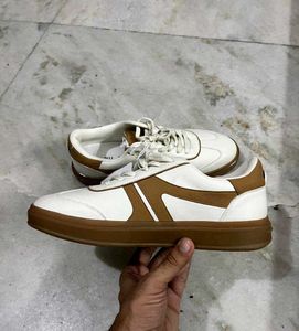 WESTSIDE UNISEX WHITE GUM SNEAKERS 41 (UK 7)
