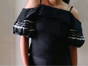 Black Offshoulder Top