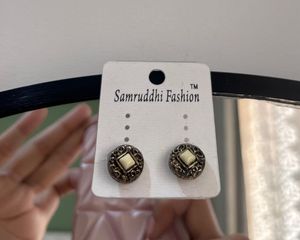 Silverstone Studs