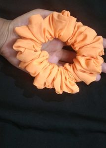 Set Of Bow And Scrunchies