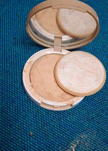 Mamaearth Vitamin C Compact