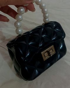 Beautiful Aesthetic Pearl Black Bag💞🌷