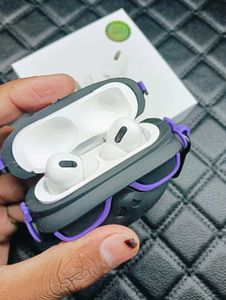 Airpods + 2 Covers