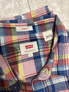Levi&#39;s Plaid Slim Fit Shirt - Size L