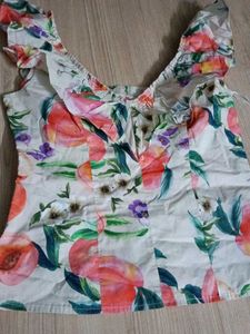 Absolutely New Floral Ruffle Top