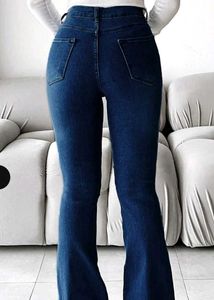 Body Hugging Bootcut Demin