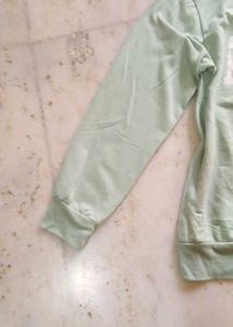 pastel green sweatshirt 🍀